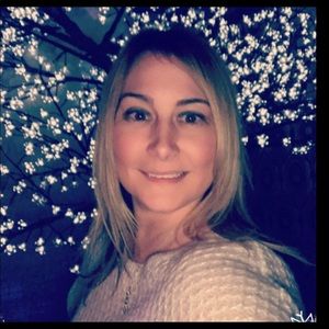 Meet your Posher, Paola